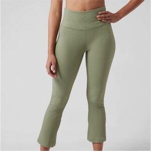 Athleta elation rib crop flare in green size small tall